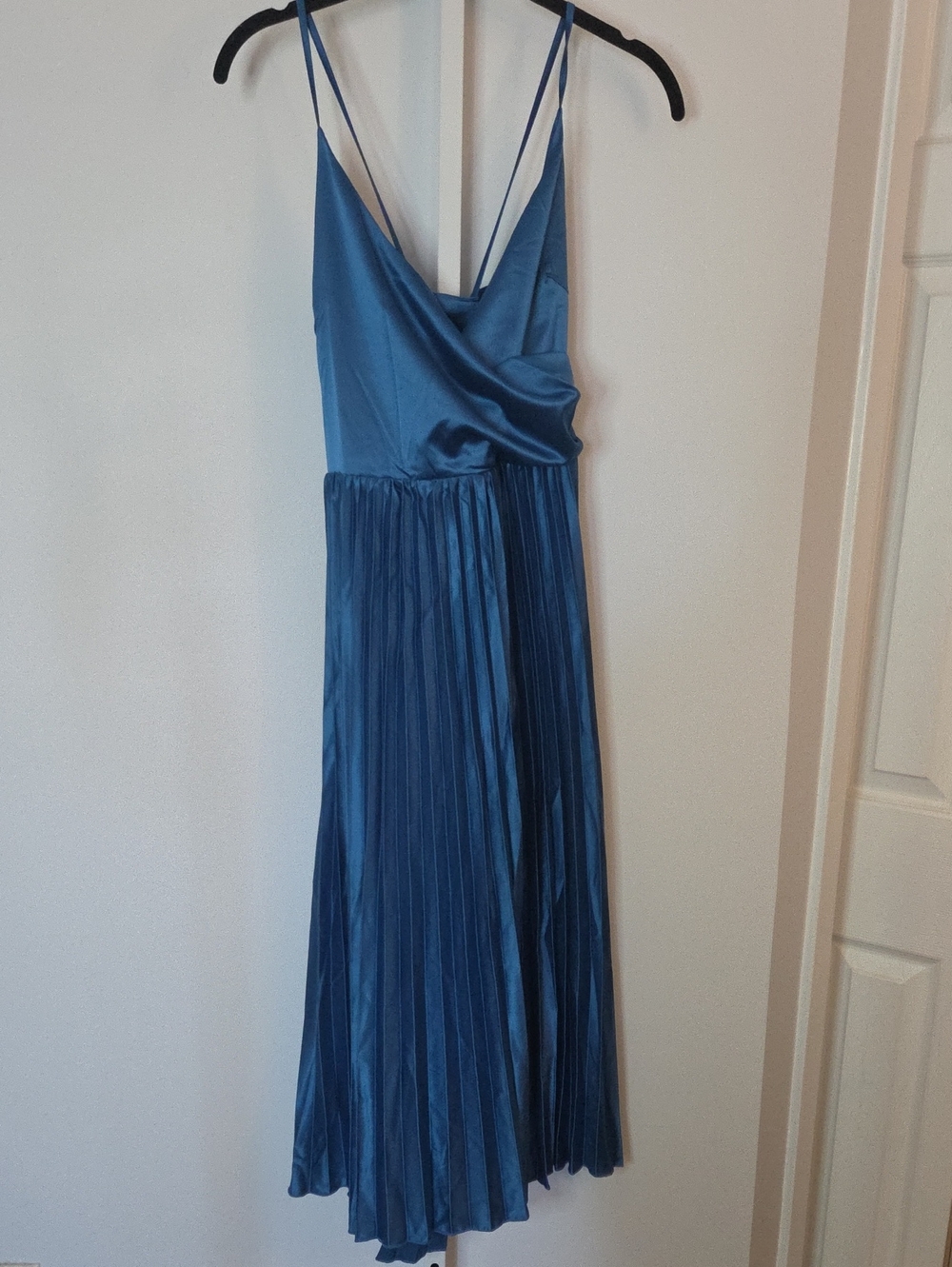 Halara Pleated Satin Maxi Dress Teal Blue Surplice V-Neck Backless Size L NWOT